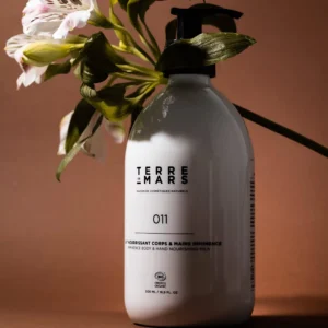 Terre de Mars Imminence kuno ir ranku maitinantis pienelis